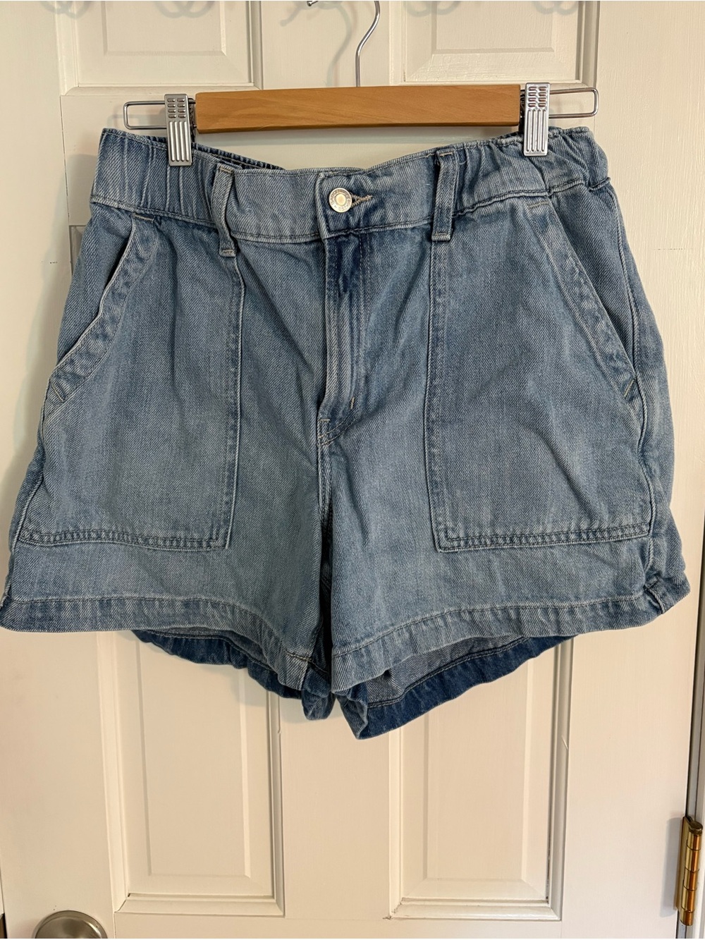 GAP Factory 4” high rise soft denim utility shorts, size M